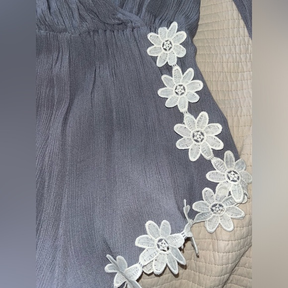 Beautiful grey blue romper size small worn once - Picture 2 of 5